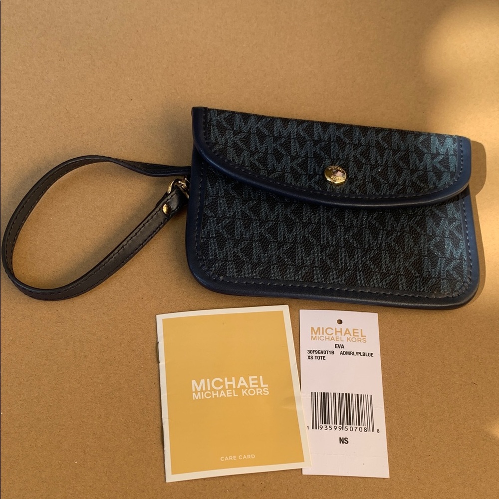 Michael Kors wristlet